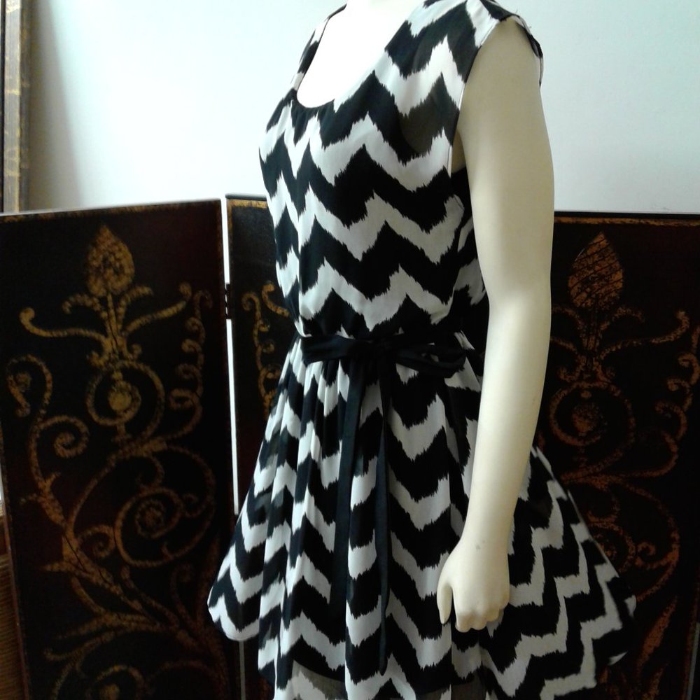 Women's Iz Byer Black /White Striped Dress Small